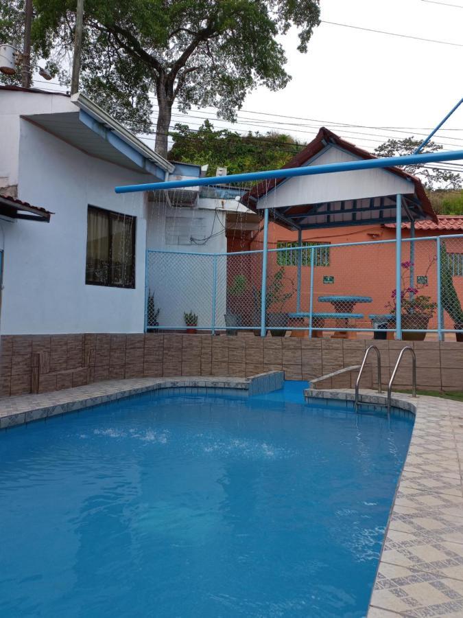 Hotel La Uvita Puerto Limon Exterior foto